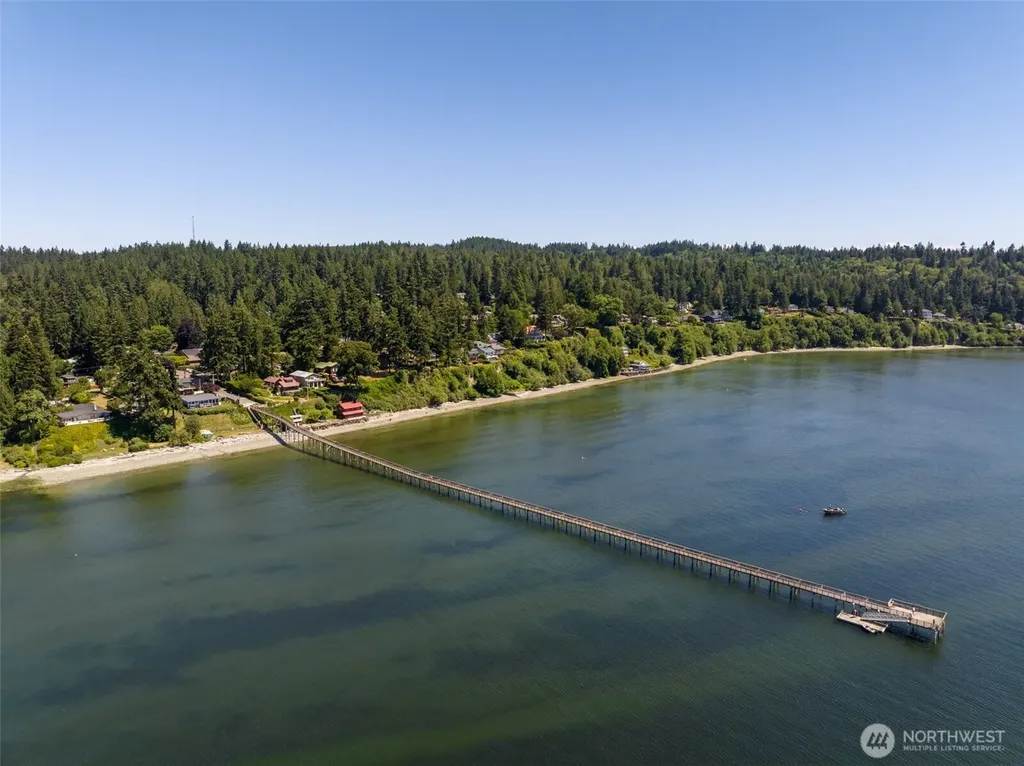 22002 Dewberry Road NE Indianola WA 98342