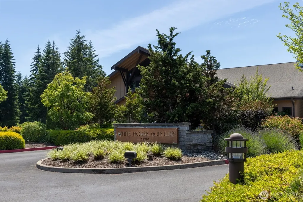 22002 Dewberry Road NE Indianola WA 98342