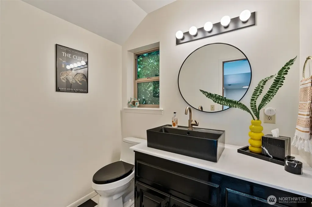 200 N Cove Road Shelton WA 98584