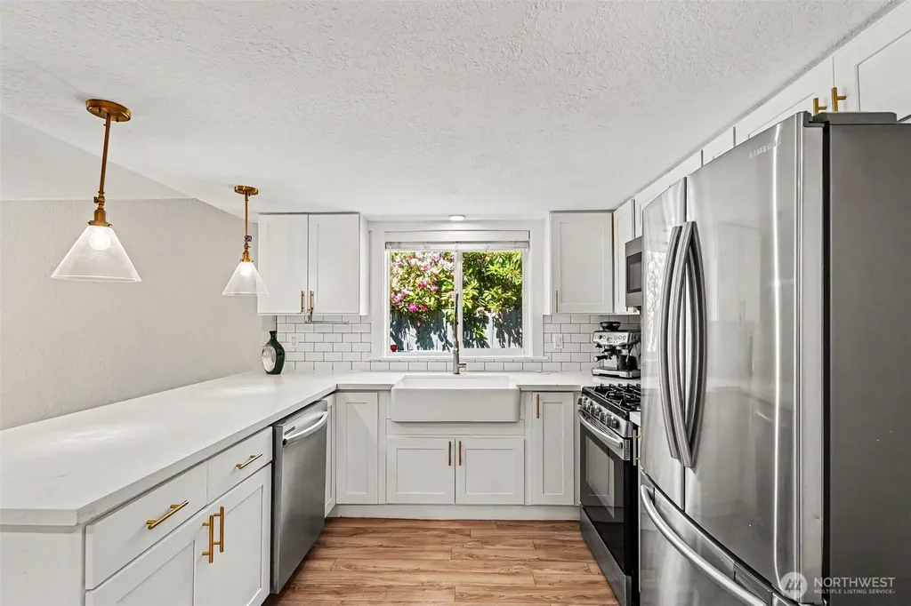 28605 30th Avenue S Federal Way WA 98003