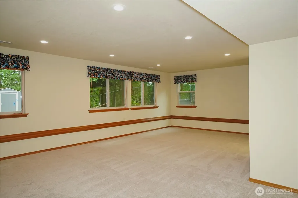 28316 190th Avenue SE Kent WA 98042