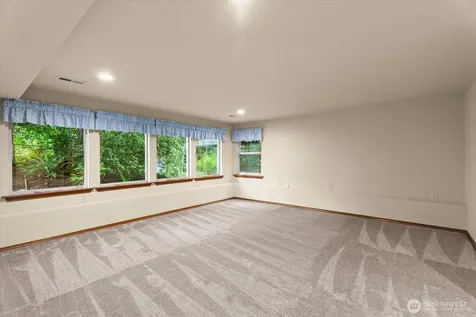28316 190th Avenue SE Kent WA 98042