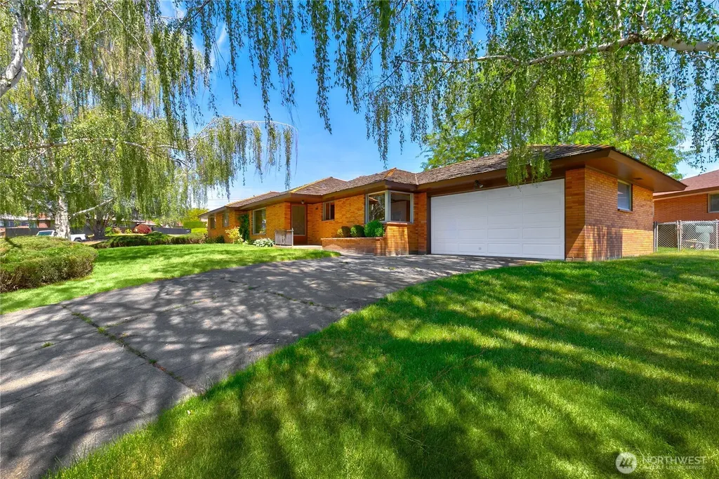4809 Douglas Drive Yakima WA 98902