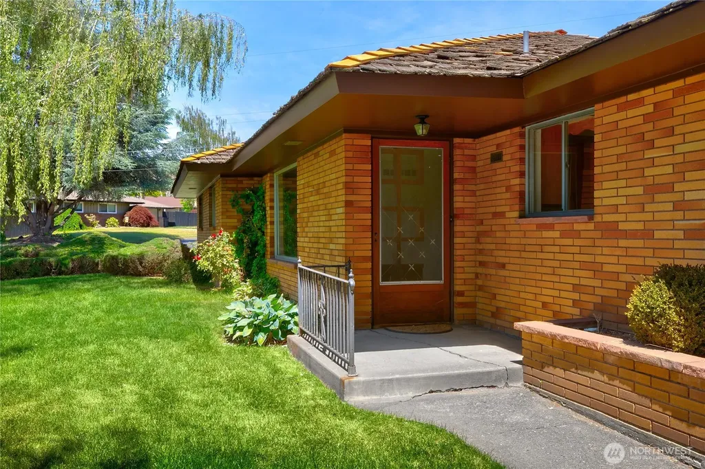 4809 Douglas Drive Yakima WA 98902