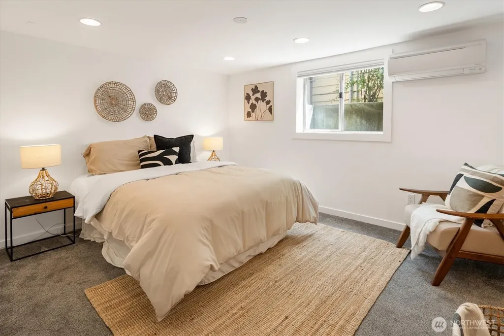 7264 27th Avenue NE Seattle WA 98115