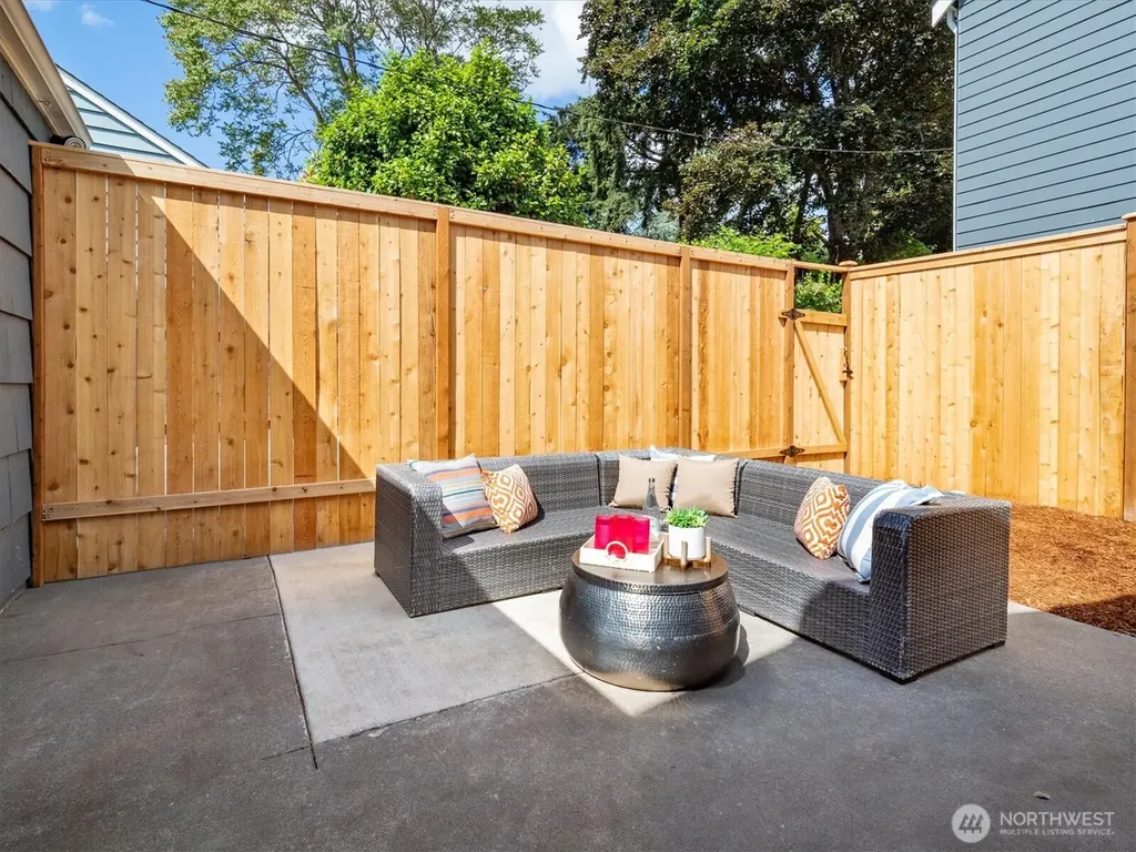 7264 27th Avenue NE Seattle WA 98115