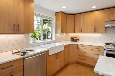 7264 27th Avenue NE Seattle WA 98115