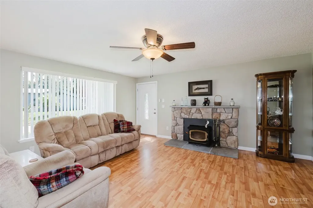 8089 Blue Oak Parkway NE Bremerton WA 98311