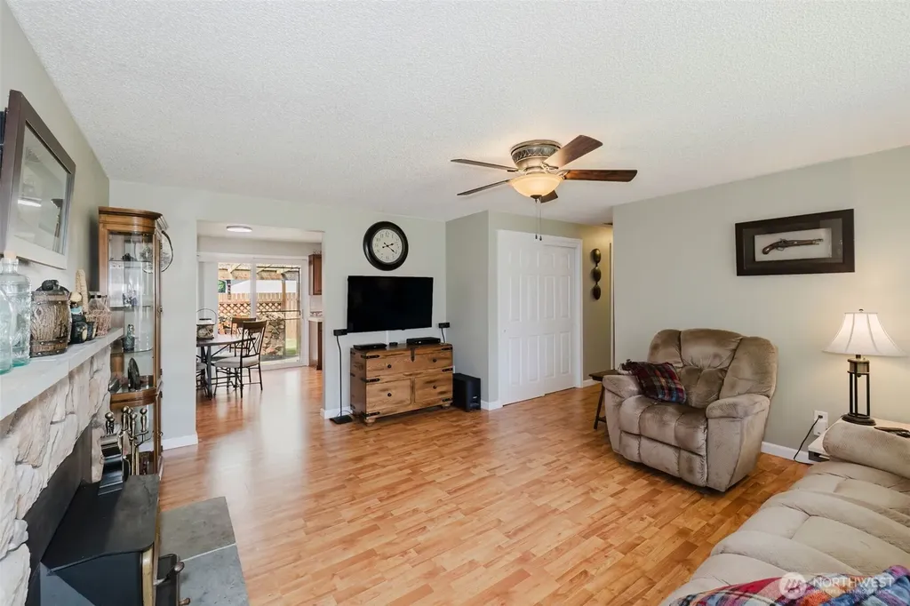 8089 Blue Oak Parkway NE Bremerton WA 98311