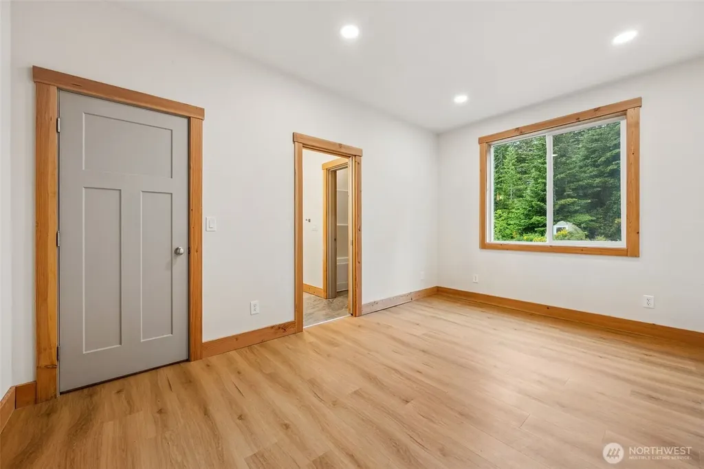 4311 E Mason Lake Dr W Grapeview WA 98546