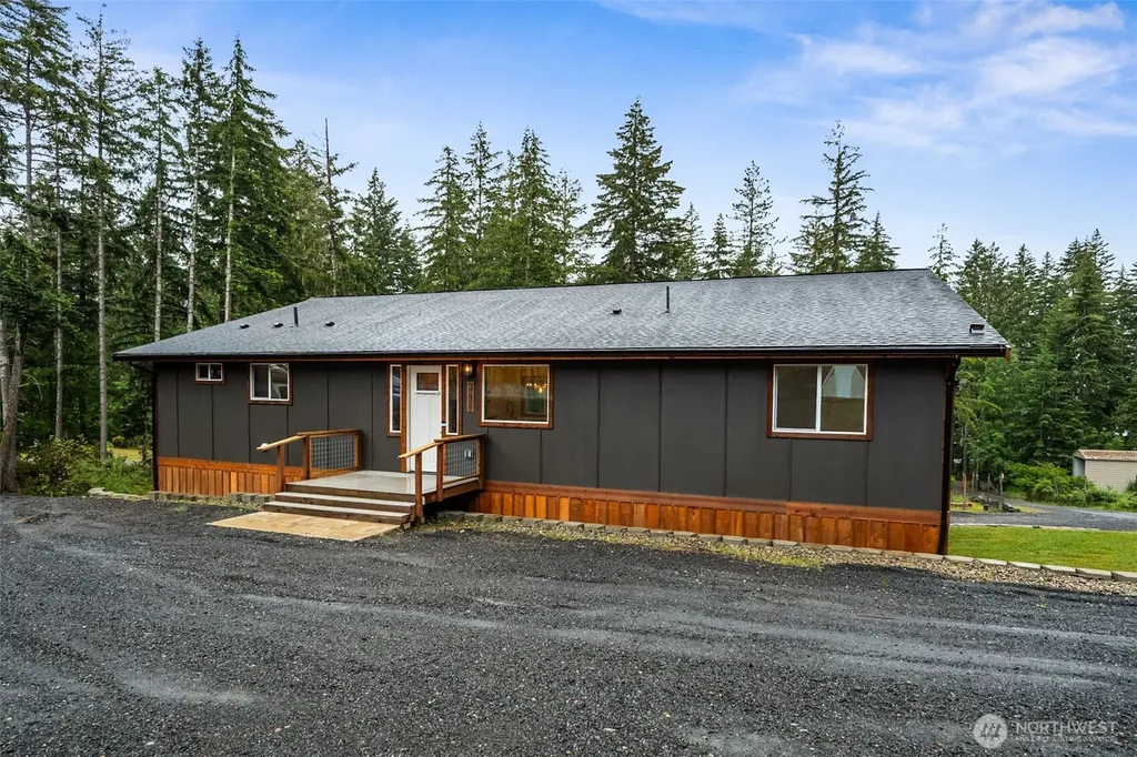 4311 E Mason Lake Dr W Grapeview WA 98546
