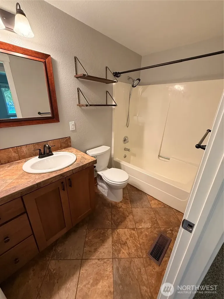 16603 35th Street Ct E Lake Tapps WA 98391