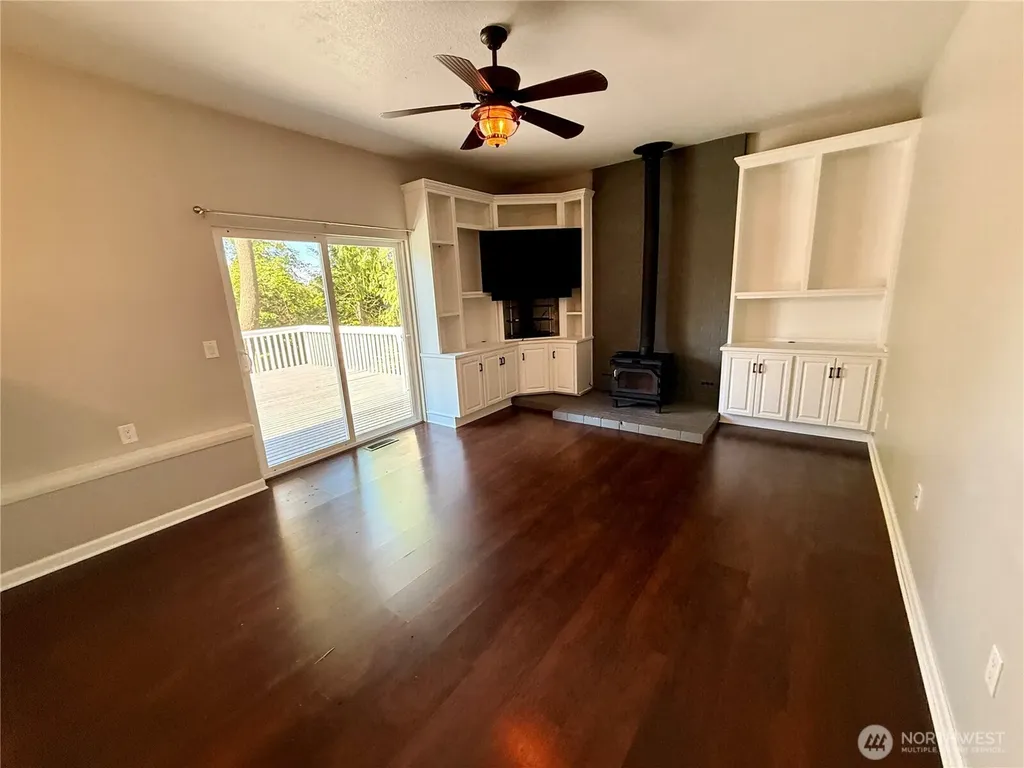 16603 35th Street Ct E Lake Tapps WA 98391