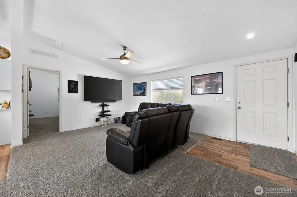 23708 Locust Way Bothell WA 98021