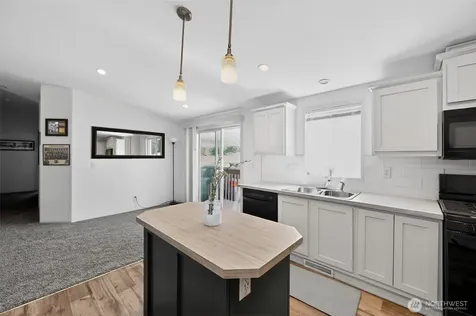 23708 Locust Way Bothell WA 98021