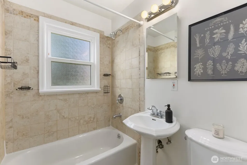 8111 10th Avenue S Seattle WA 98108