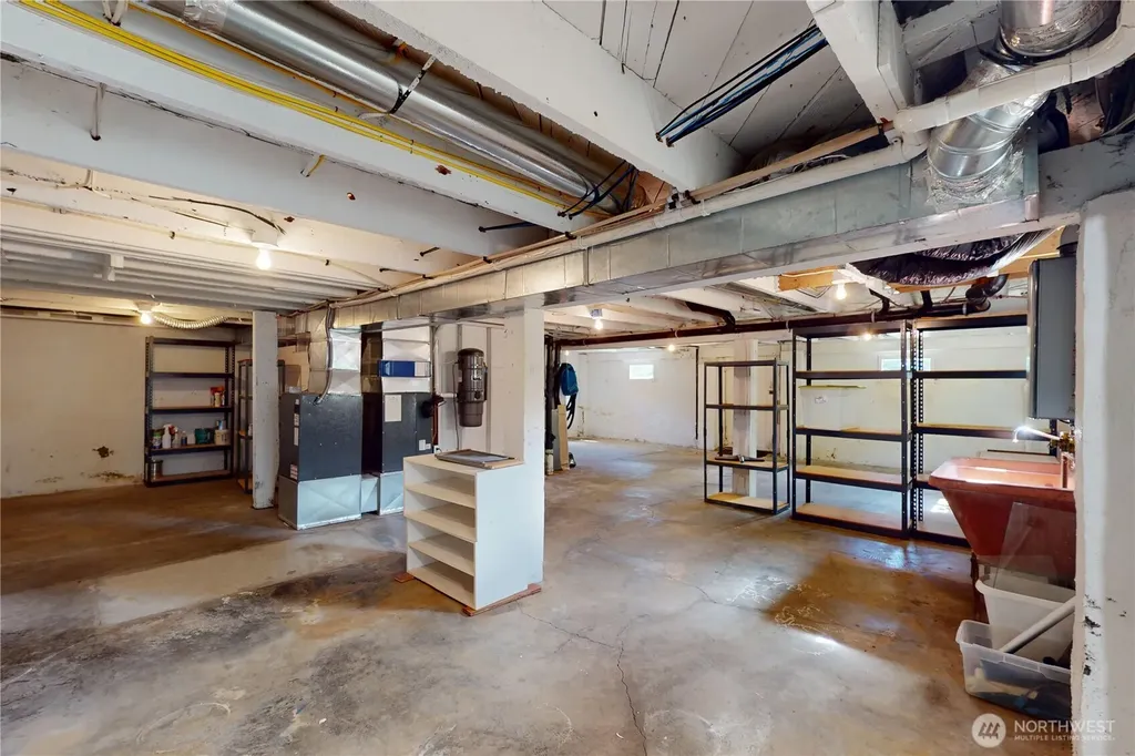 550 Ballentine Street Raymond WA 98577