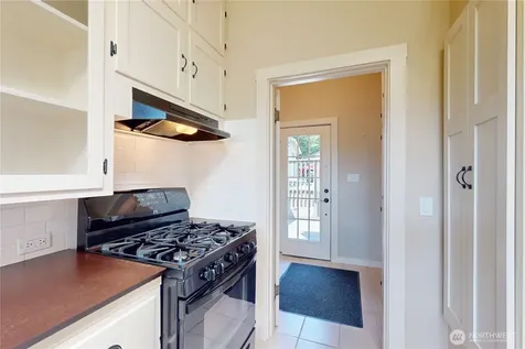 550 Ballentine Street Raymond WA 98577
