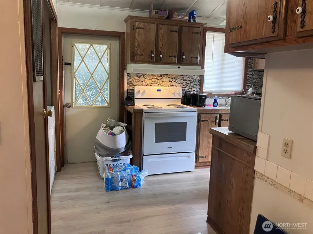 1710 E Trails End Belfair WA 98528