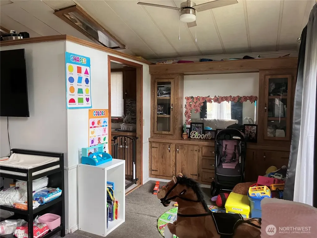 1710 E Trails End Belfair WA 98528