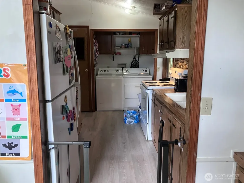 1710 E Trails End Belfair WA 98528