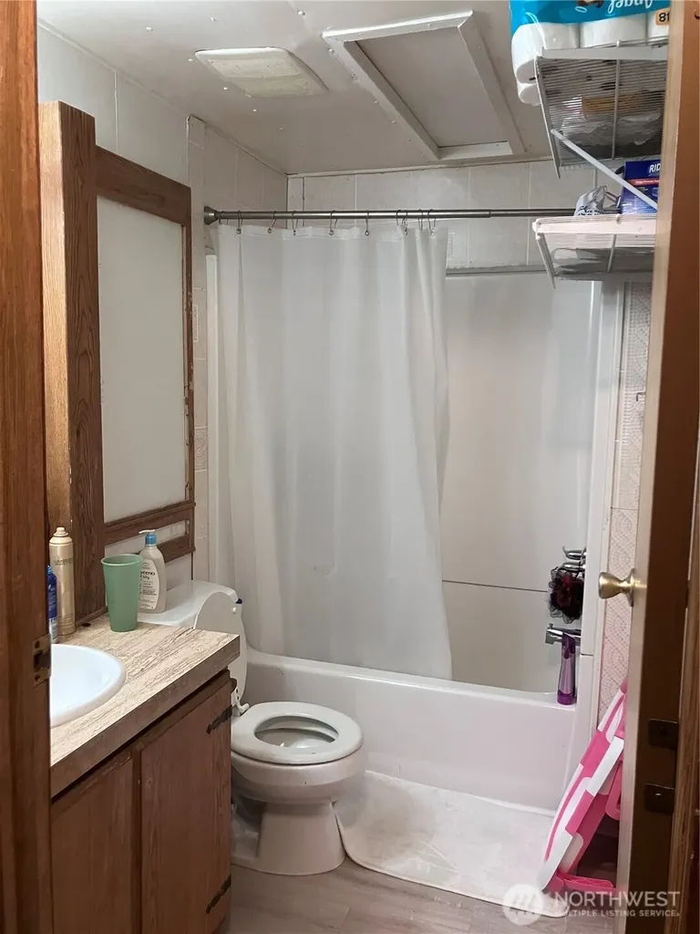 1710 E Trails End Belfair WA 98528