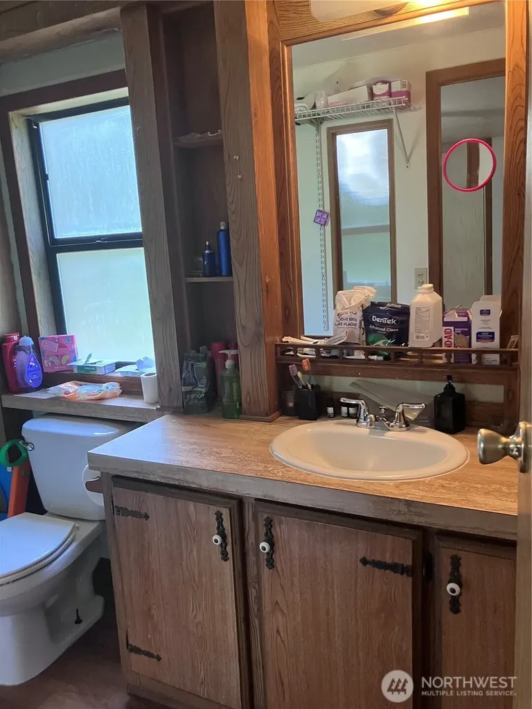 1710 E Trails End Belfair WA 98528