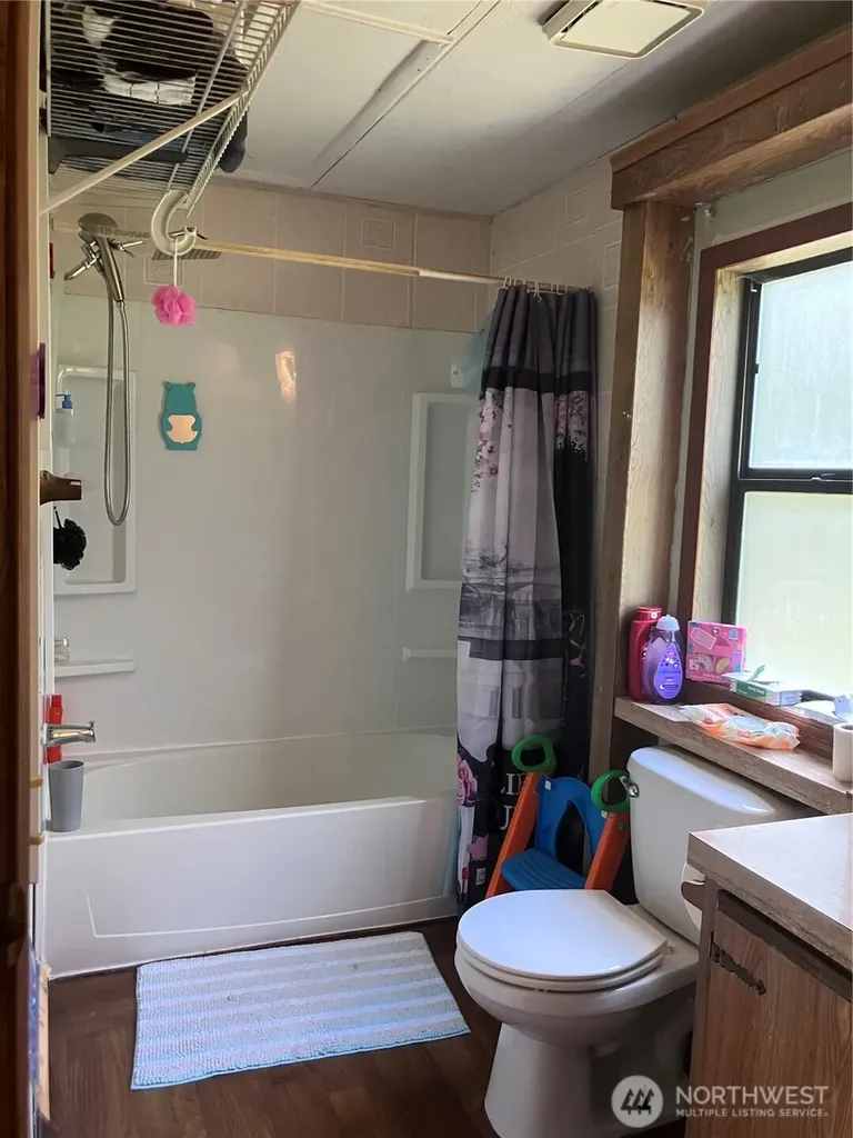 1710 E Trails End Belfair WA 98528