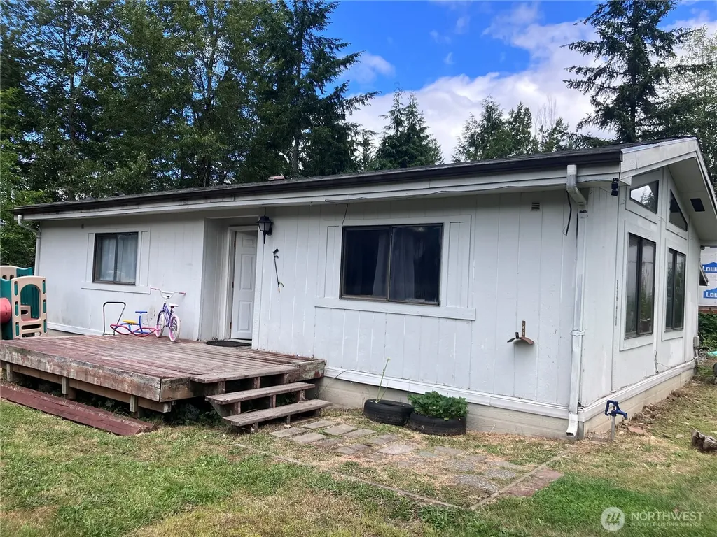 1710 E Trails End Belfair WA 98528