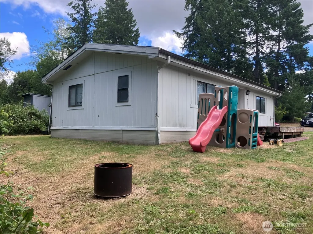1710 E Trails End Belfair WA 98528