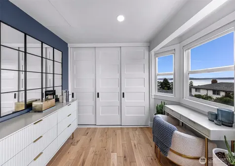5336 SW Admiral Way Seattle WA 98116