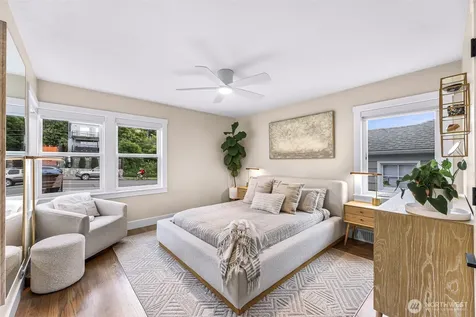 5336 SW Admiral Way Seattle WA 98116
