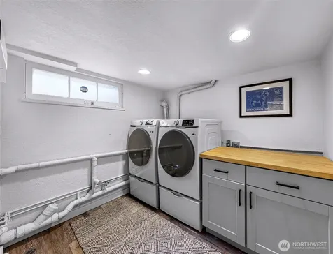 5336 SW Admiral Way Seattle WA 98116