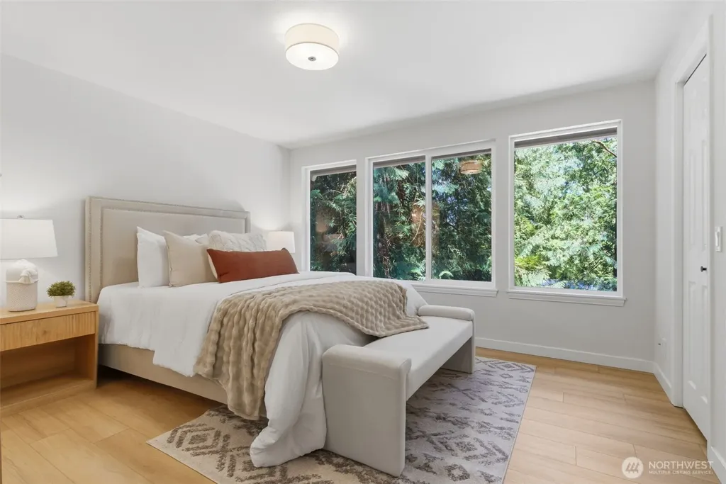 895 Highwood Drive SW Issaquah WA 98027