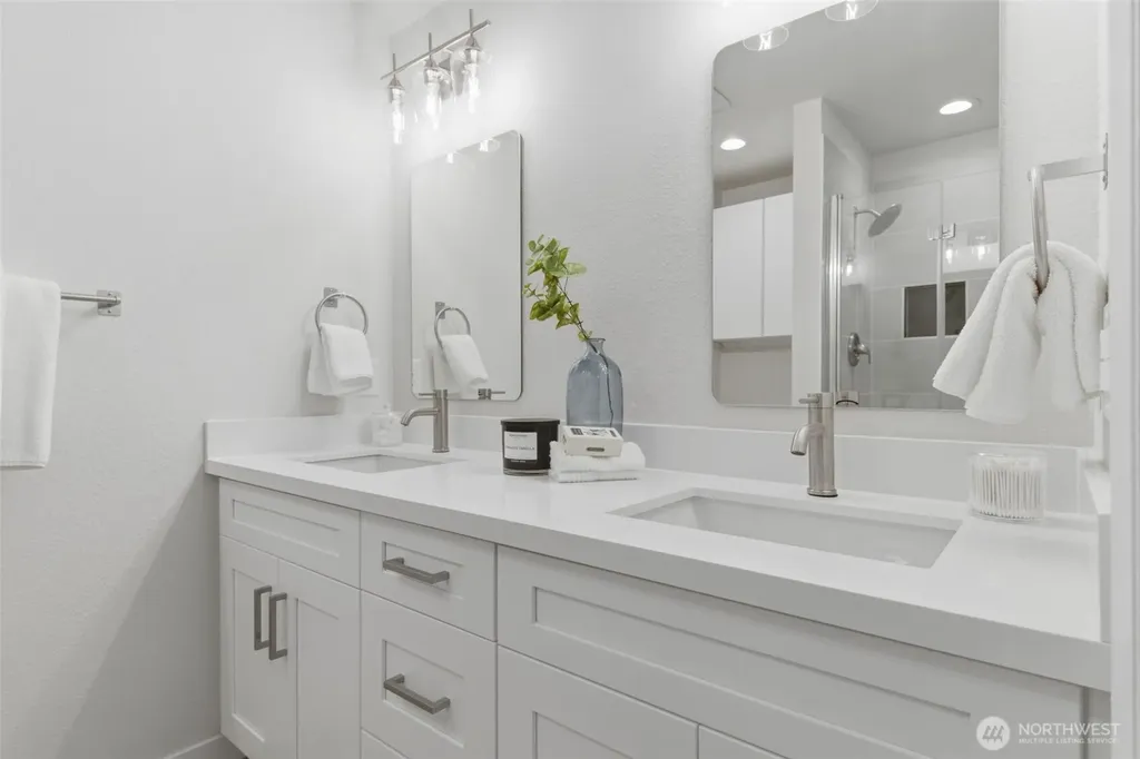 895 Highwood Drive SW Issaquah WA 98027