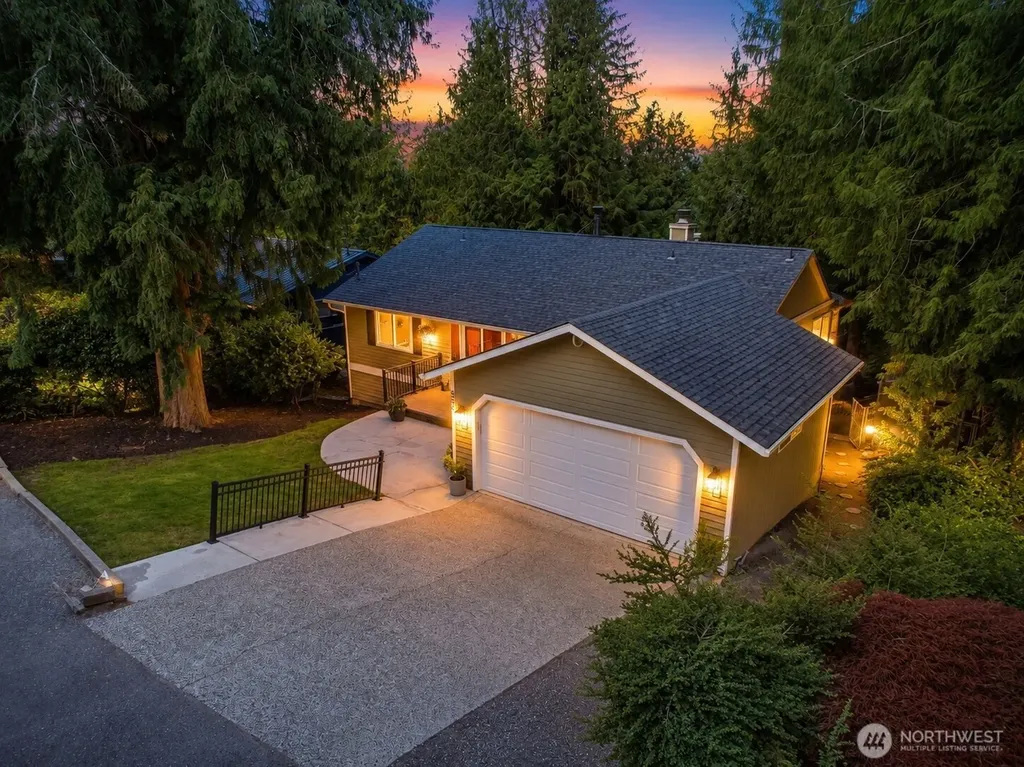 895 Highwood Drive SW Issaquah WA 98027