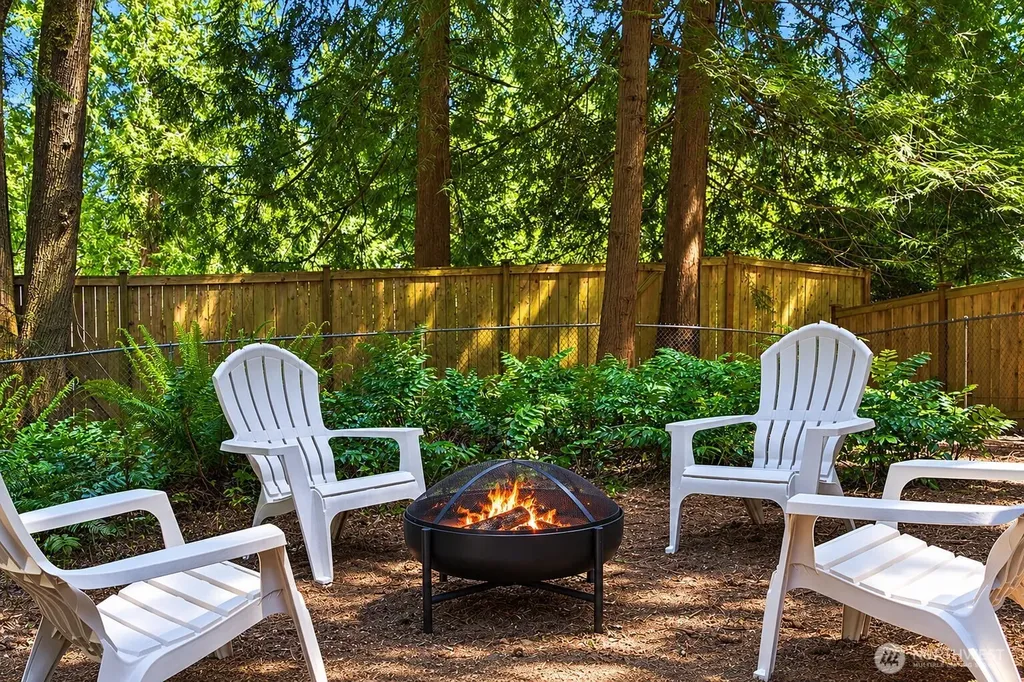 895 Highwood Drive SW Issaquah WA 98027