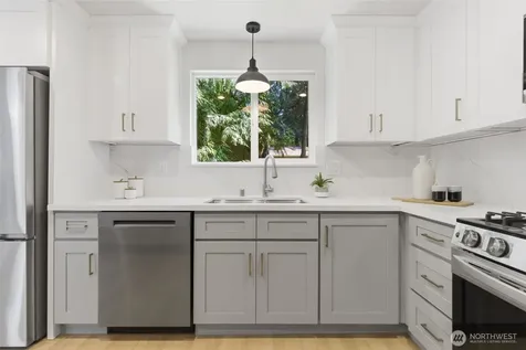 895 Highwood Drive SW Issaquah WA 98027