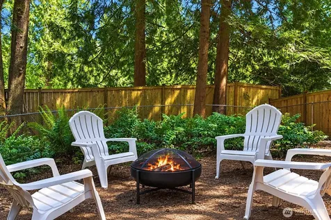 895 Highwood Drive SW Issaquah WA 98027