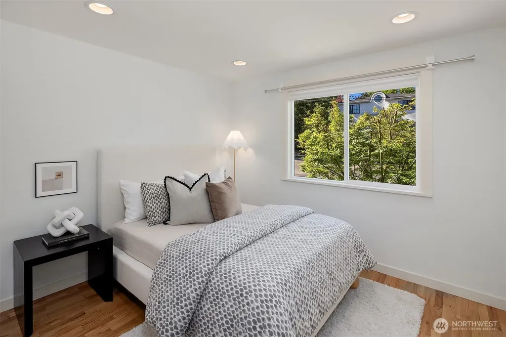 413 9th Avenue Kirkland WA 98033
