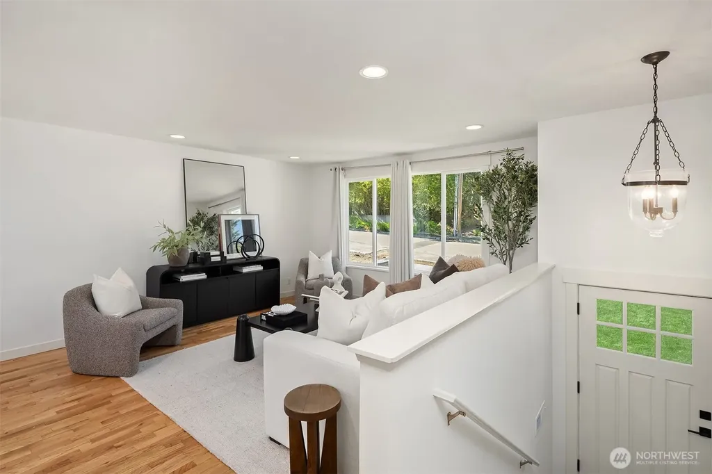 413 9th Avenue Kirkland WA 98033