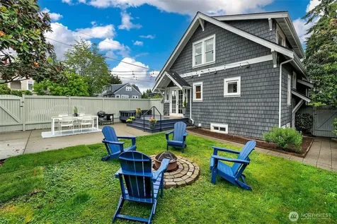 5761 35th Avenue NE Seattle WA 98105