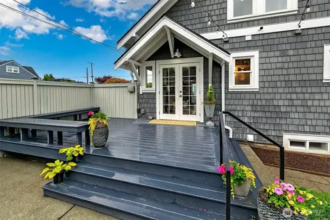5761 35th Avenue NE Seattle WA 98105