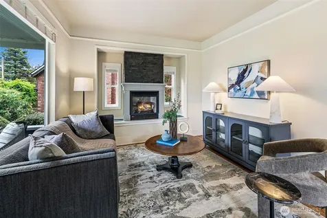 5761 35th Avenue NE Seattle WA 98105