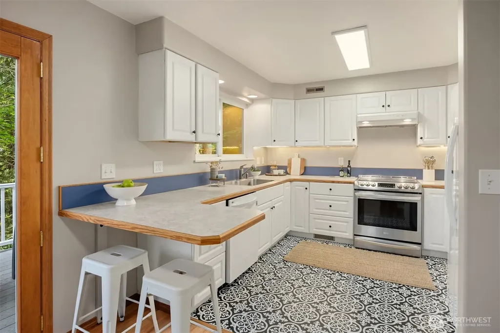 24390 Mount Washington View Lane NW Poulsbo WA 98370