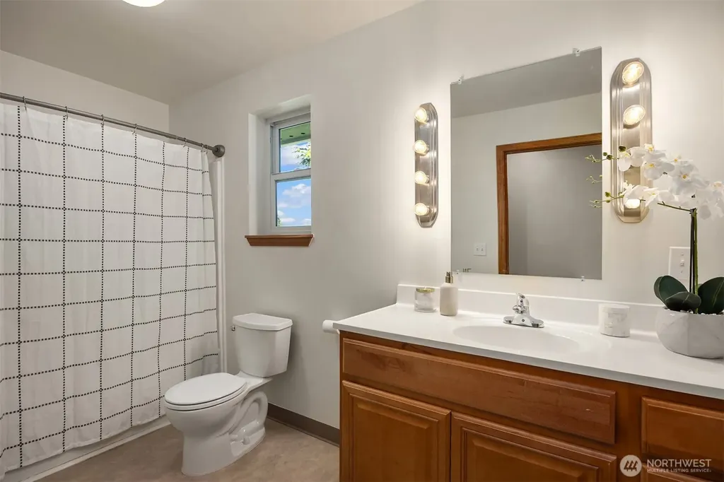 24390 Mount Washington View Lane NW Poulsbo WA 98370