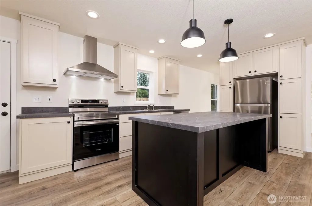 111 E Ashwood Lane Shelton WA 98584