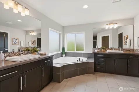 1521 184th Street SW Lynnwood WA 98037