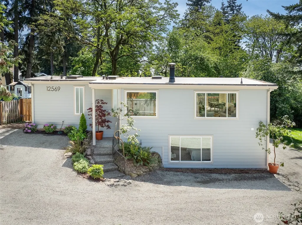 12569 37th Avenue NE Seattle WA 98125