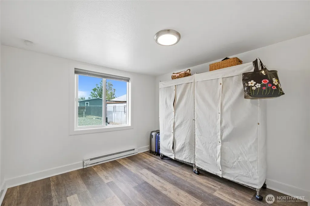 198 3rd Street Touchet WA 99360